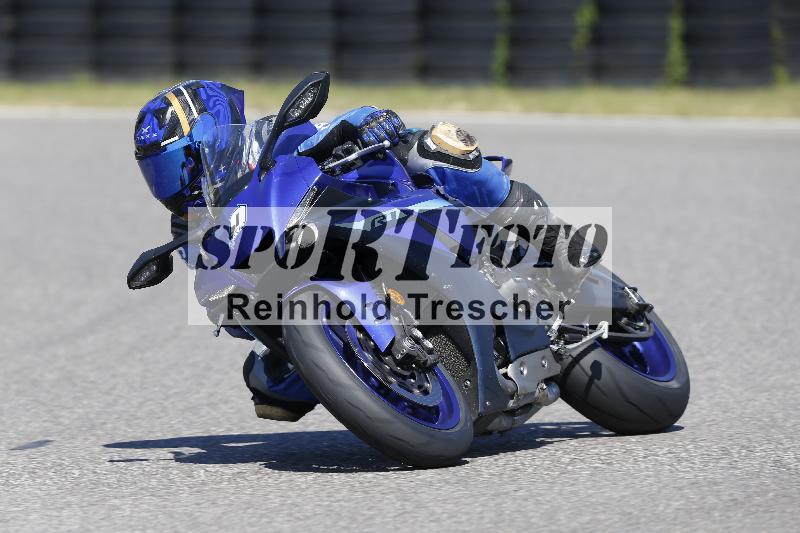 Archiv-2025/48 25.08.2025 Cornu Master School ADR/blau-bleu/0-4